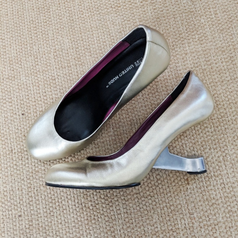 United Nude Matte Gold Eamz Pump